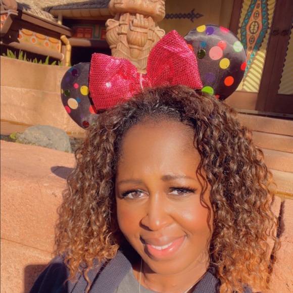 Meet your Posher, Kelli - Picture 2 of 3